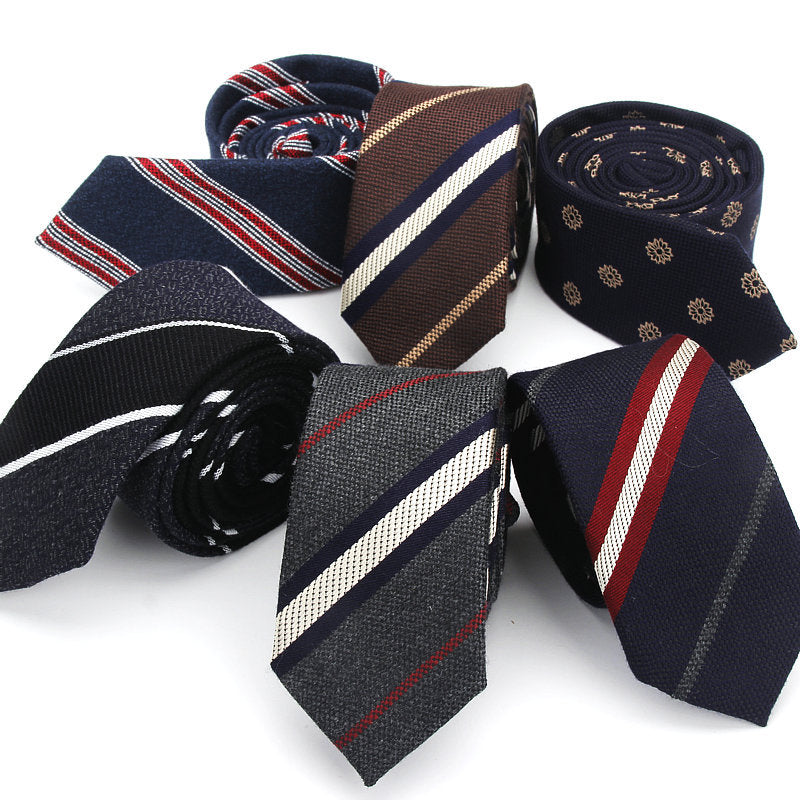 Men's tie with floret pattern