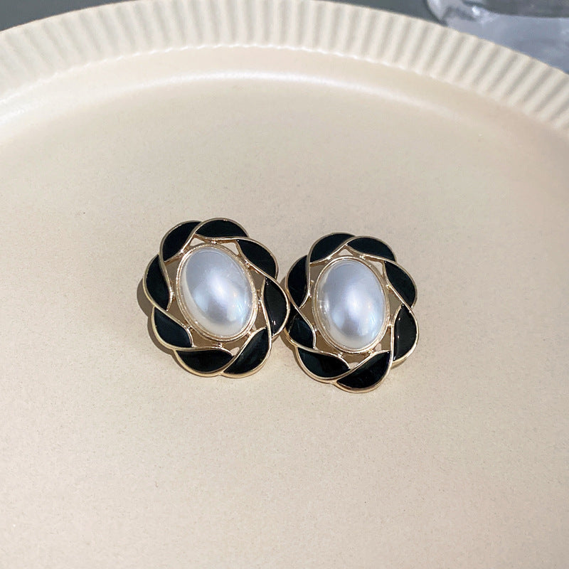 Black Series Retro Affordable Luxury High-grade Heavy Industry Earrings