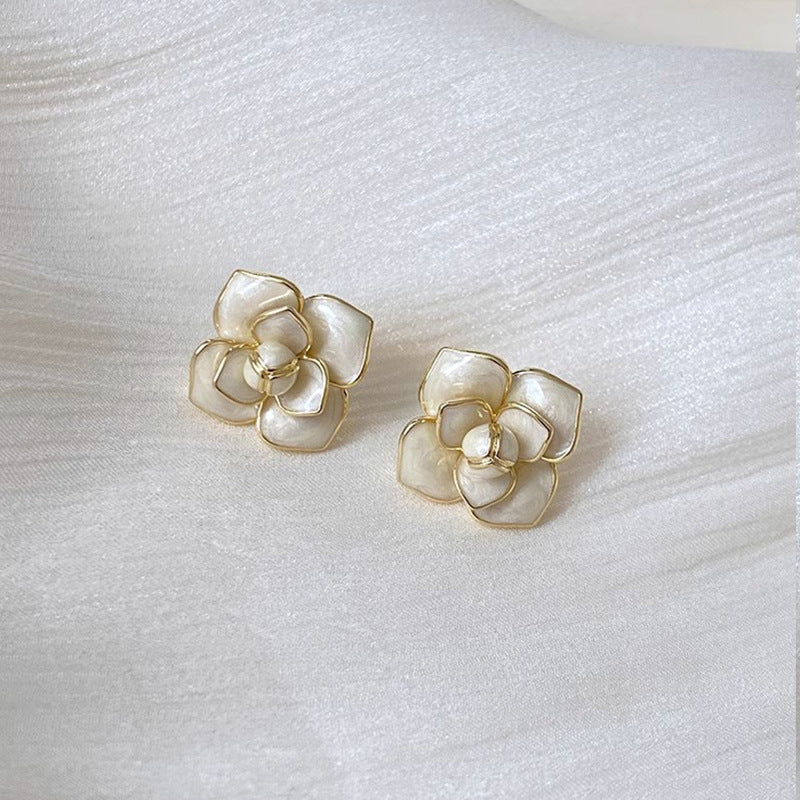Flower Pearl Stud Earrings Women