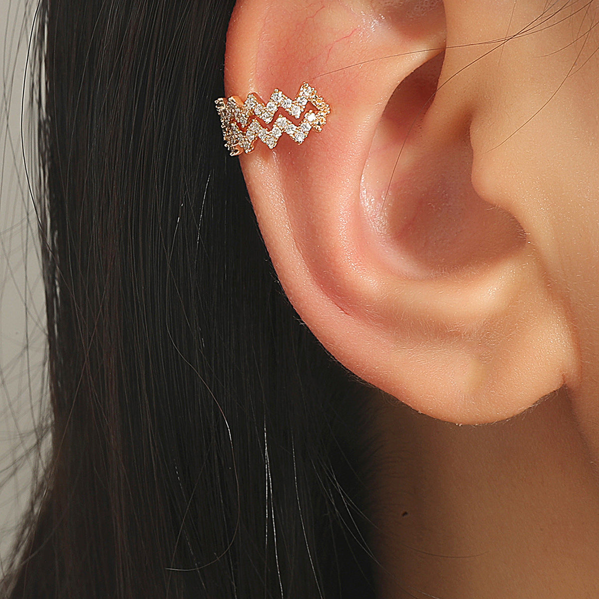 Retro Graceful Personality Lines Ear Clip