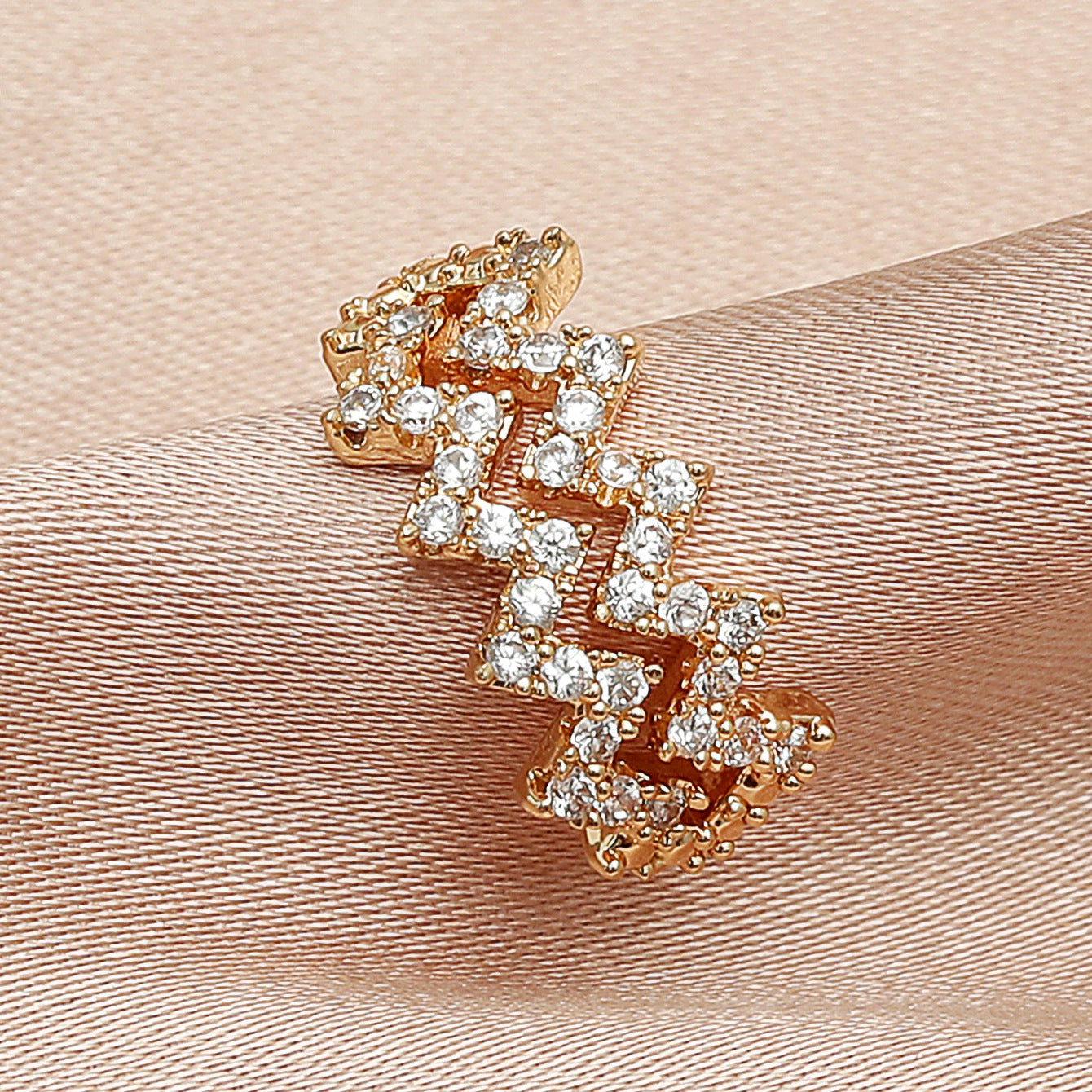 Retro Graceful Personality Lines Ear Clip