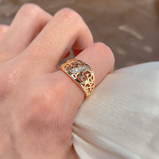 Retro Hollow Micro-inlaid Zircon Ring