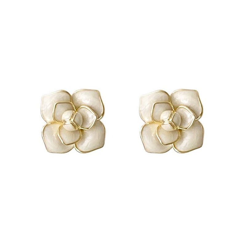 Flower Pearl Stud Earrings Women